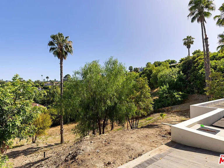 16838 Oak View Dr — Photo 45