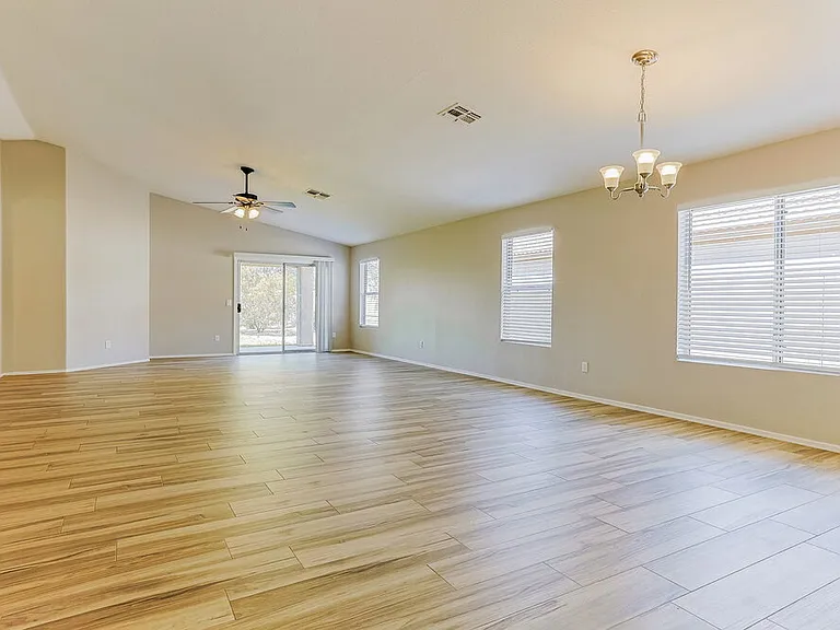 510 N Danyell Dr — Photo 4