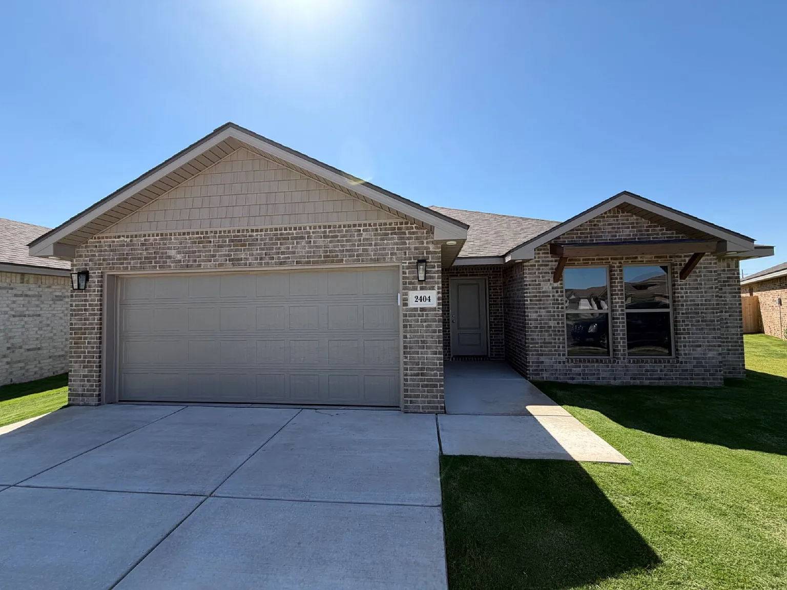 3 bed, 2.0 bath, 1622 sqft, $1,875 — Photo 2