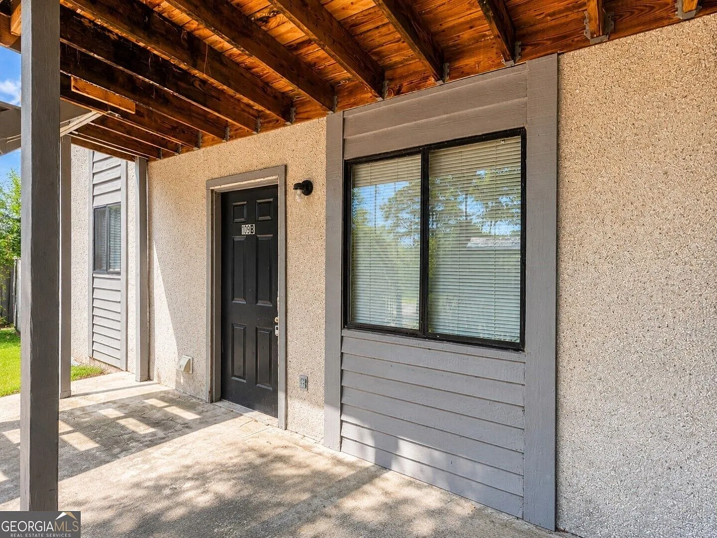 2 bed, 1.0 bath, 800 sqft, $900 — Photo 3