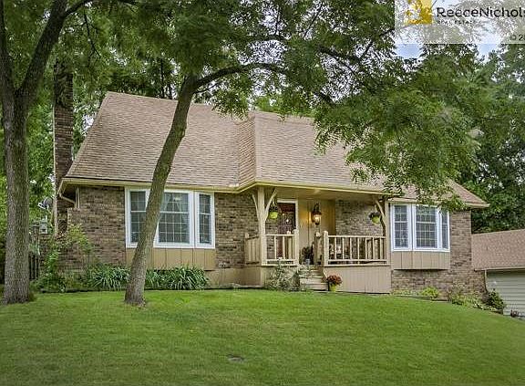 2nd image of 2808 S Cochise Dr