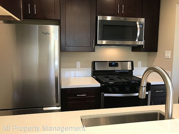 3rd image of 65 Knowles Ave APT 2