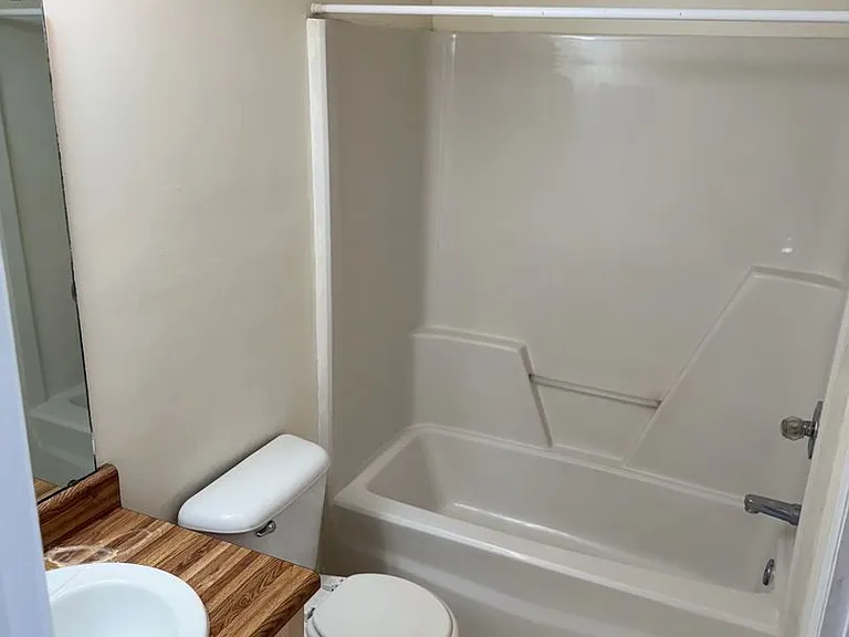 2511 Golden Park Ln — Photo 10