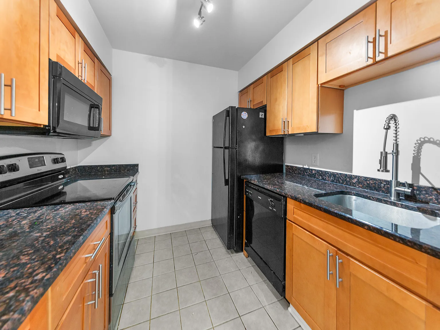 497 Broadway Street - 101 — Photo 4