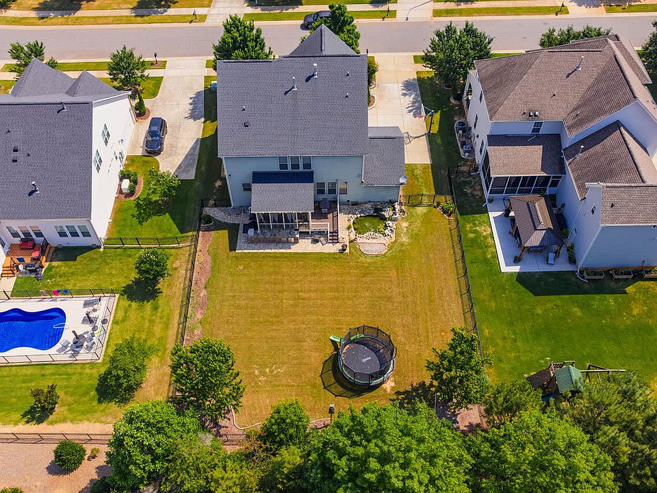 1st image of 124 Restonwood Dr
