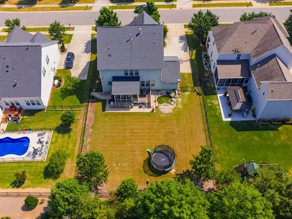 124 Restonwood Dr, Apex, NC 27539