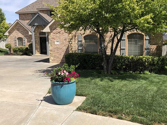 3rd image of 5 Pine Valley Ln