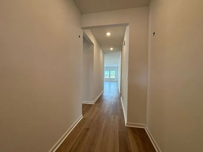 4 bed, 3.0 bath, 2001 sqft, $2,000 — Photo 4