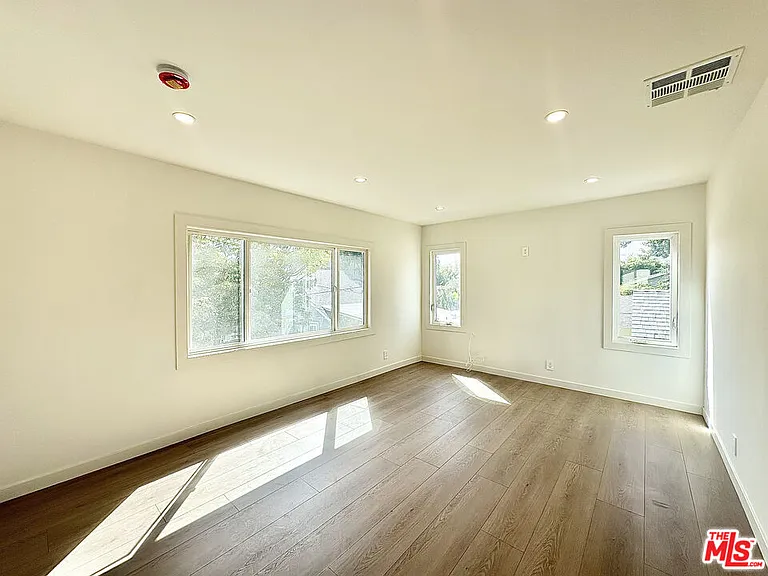 1405 Talmadge St #3 — Photo 7
