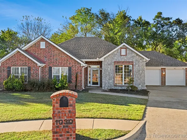 1030 East Dr, Bartlesville, OK 74006