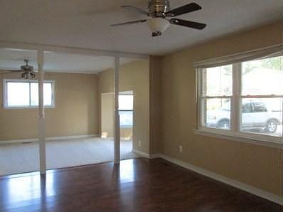 5th image of 393 Stapp Dr