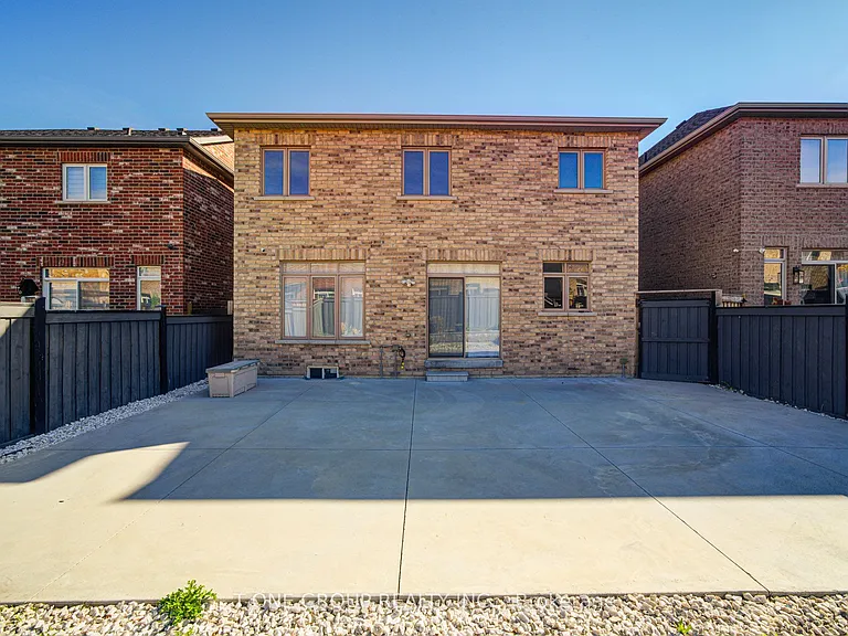 60 Lewis Ave — Photo 42