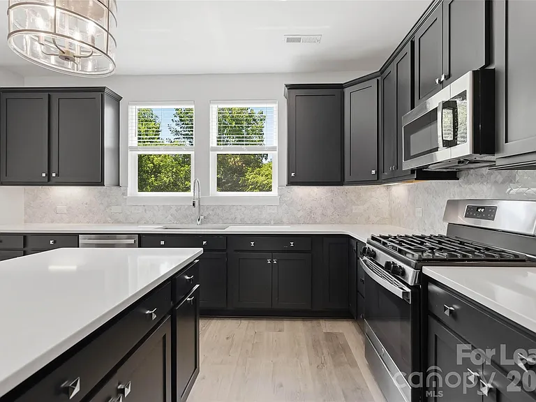 371 S Bruns Ave — Photo 13