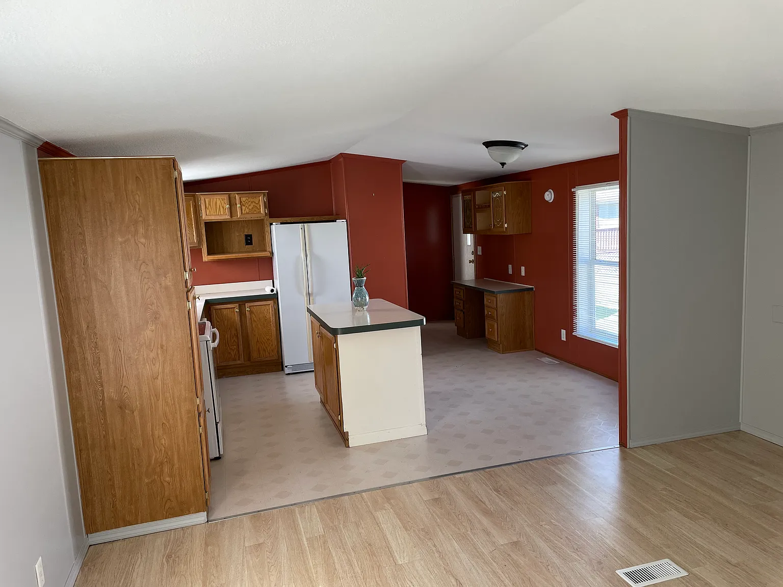 3 bed, 1200 sqft, $1,500 — Photo 2