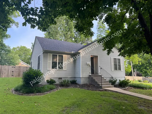204 South St, Mountain Home, AR 72653