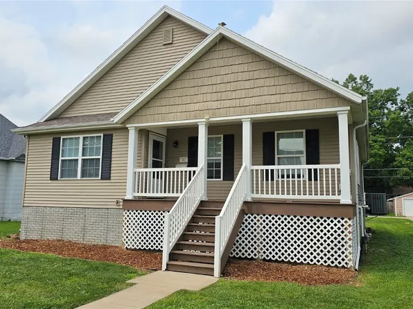 912 C Ave NW, Cedar Rapids, IA 52405
