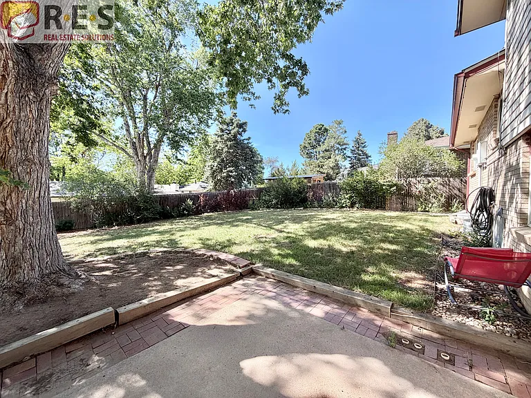 4733 S Willow St — Photo 27
