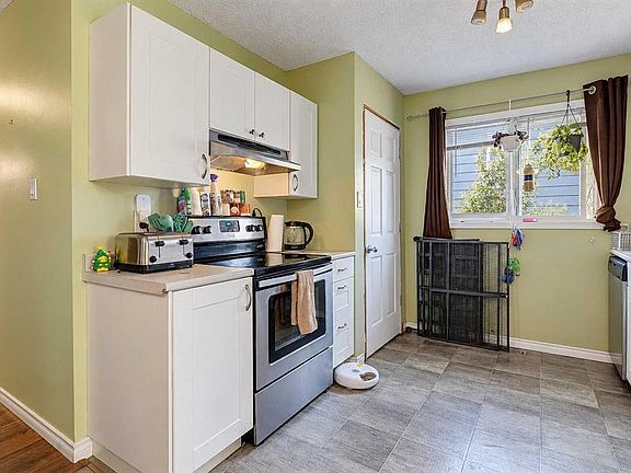 5th image of 9412 S 83rd Ave