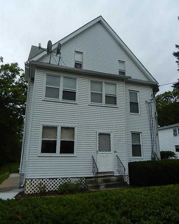 1st image of 418 Burritt St #1