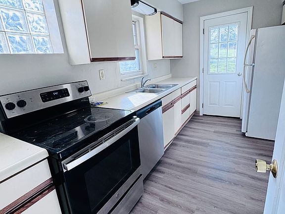 5th image of 1220 Colonial Ln