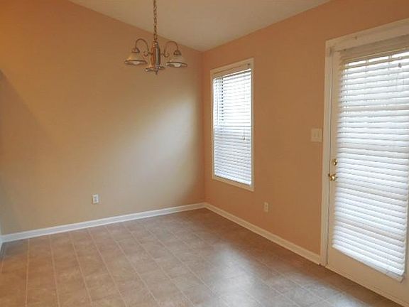 5th image of 668 Bartow Dr