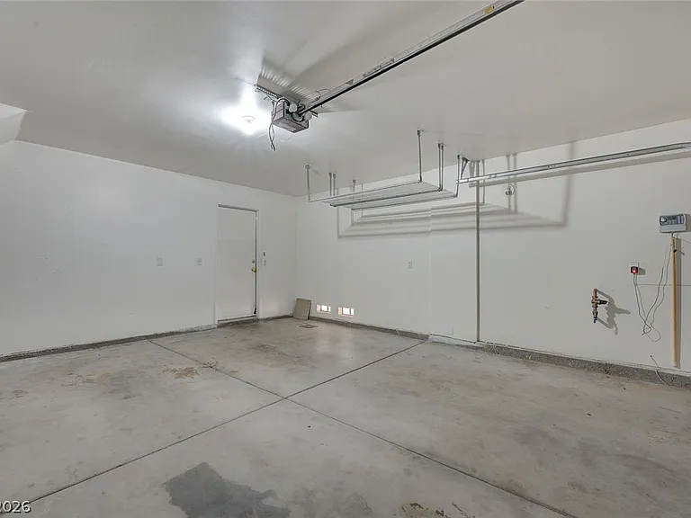8752 Raindrop Canyon Ave — Photo 36