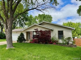 4 Gold Rush Ct, Saint Peters, MO 63376