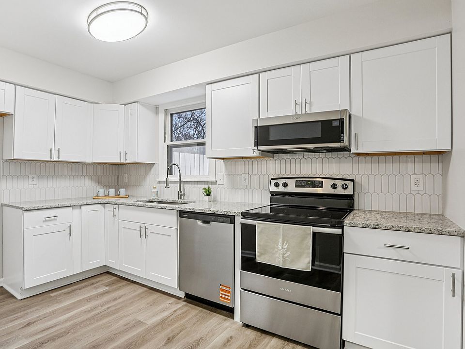1st image of 405 Westfield Dr