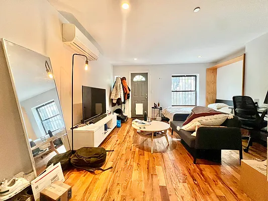 Rented by ERNY LLC | media 3