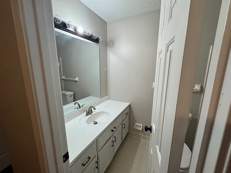 105 Stimpson Ave — Photo 8