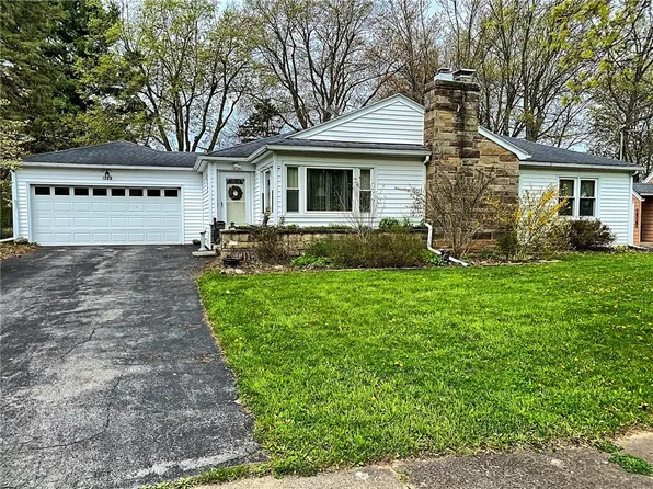 1329 Hillside Dr, Newark, NY 14513