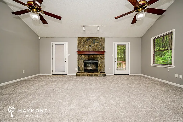 145 Glenloch Pkwy — Photo 3