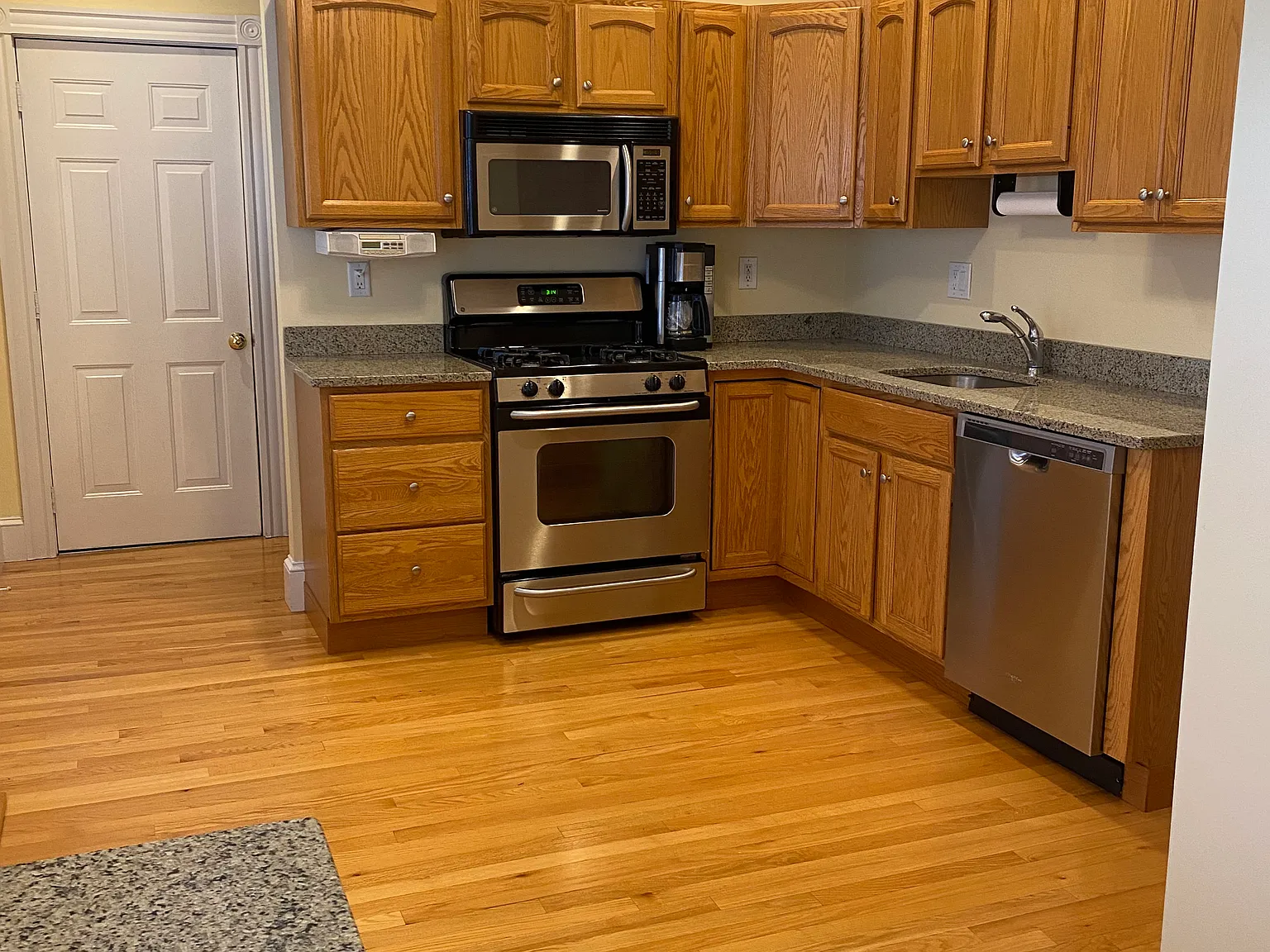 1 bed, $2,000 — Photo 2