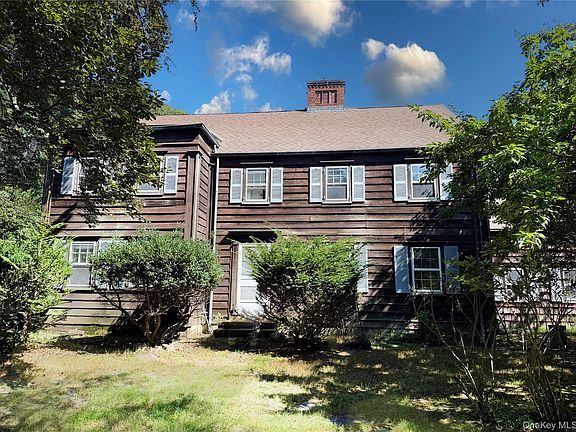 3rd image of 75 Old Field Road