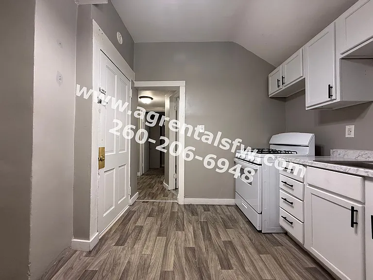 874 Cline St — Photo 11