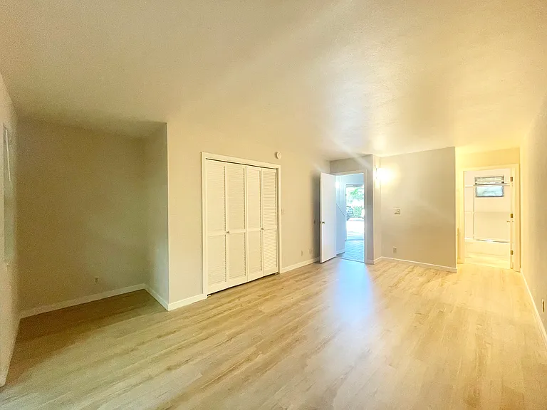 2306 Oregon St #2 — Photo 30
