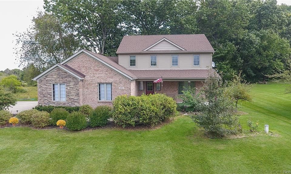 1st image of 6882 Country Lane Dr