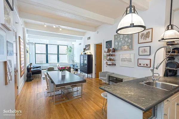 Sold by Sotheby's International Realty | media 1