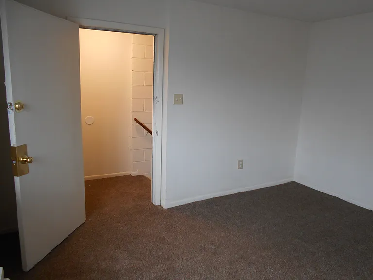 Charles Place Apartments — Photo 5