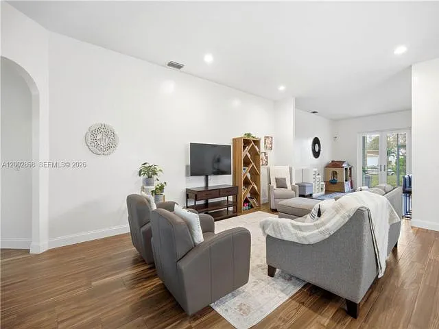 2615 SE 5th Ct — Photo 14