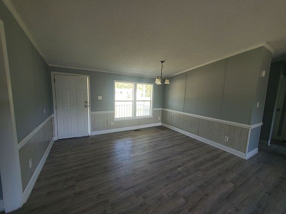 4th image of 2001 McGuire Dr