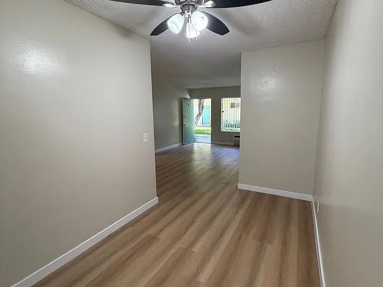 Stone Gate Apartments — Photo 41
