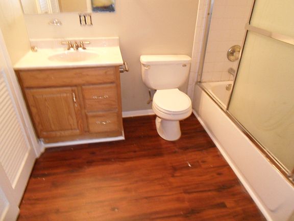 3rd image of 1500 E Saint Francis Ave