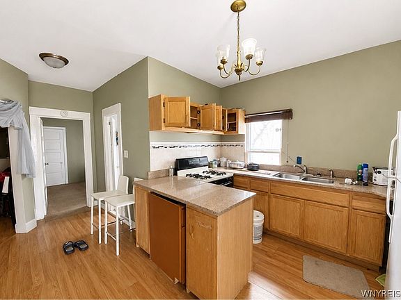 2nd image of 639 18th St