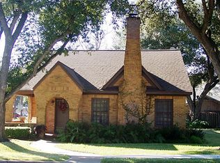 323 E Austin St, Bellville, TX 77418