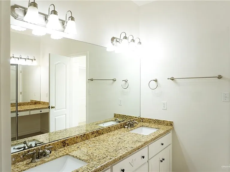 904 Shawnee Bend Rd — Photo 12