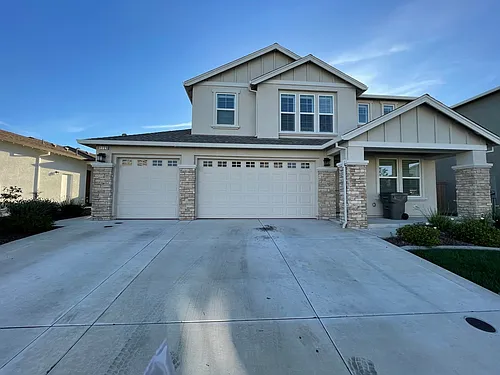 1729 Wadsworth Cir Photo 1