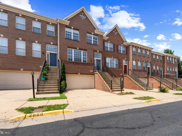 2598 Logan Wood Dr, Herndon, VA 20171