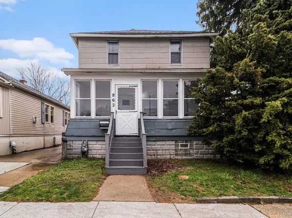 862 6th St, Wyandotte, MI 48192