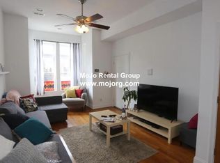 918 W Addison St APT 3, Chicago, IL 60613